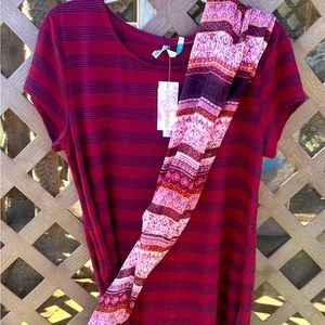 Wallflower brand short sleeve shirt with scarf, size XL, burgundy w blue stripes